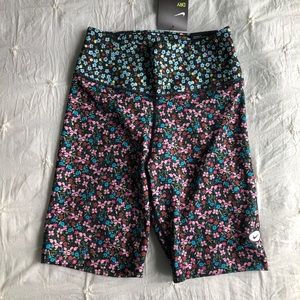 Nike Ditsy Floral Tight Fit Biker Short